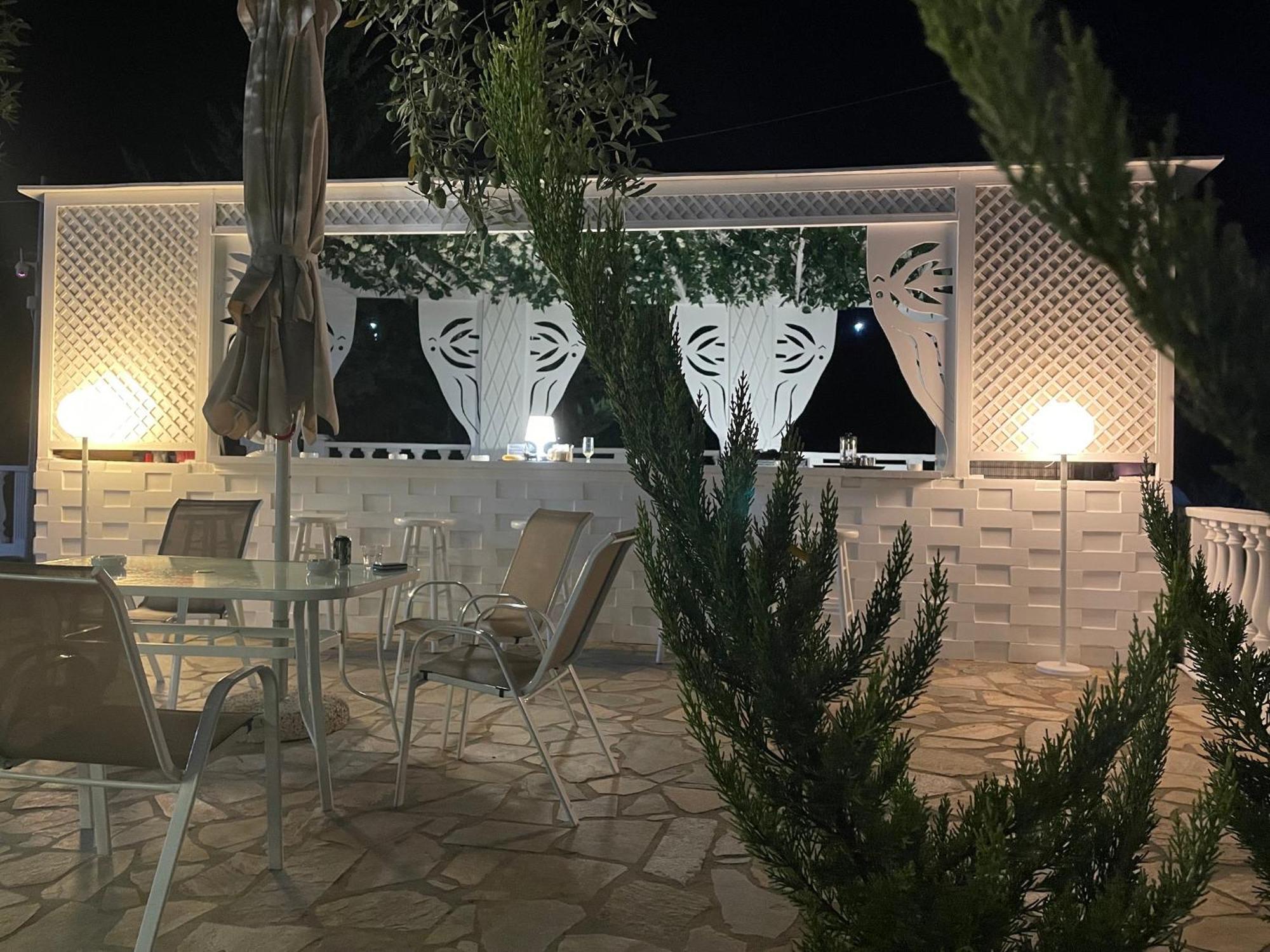 Hotel Valerios Kriopigi Ngoại thất bức ảnh