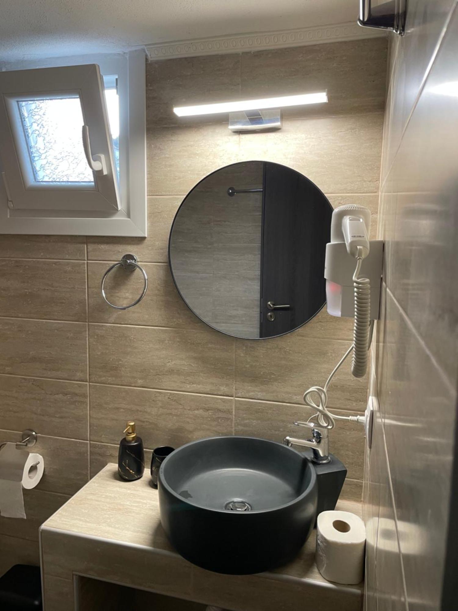 Hotel Valerios Kriopigi Ngoại thất bức ảnh